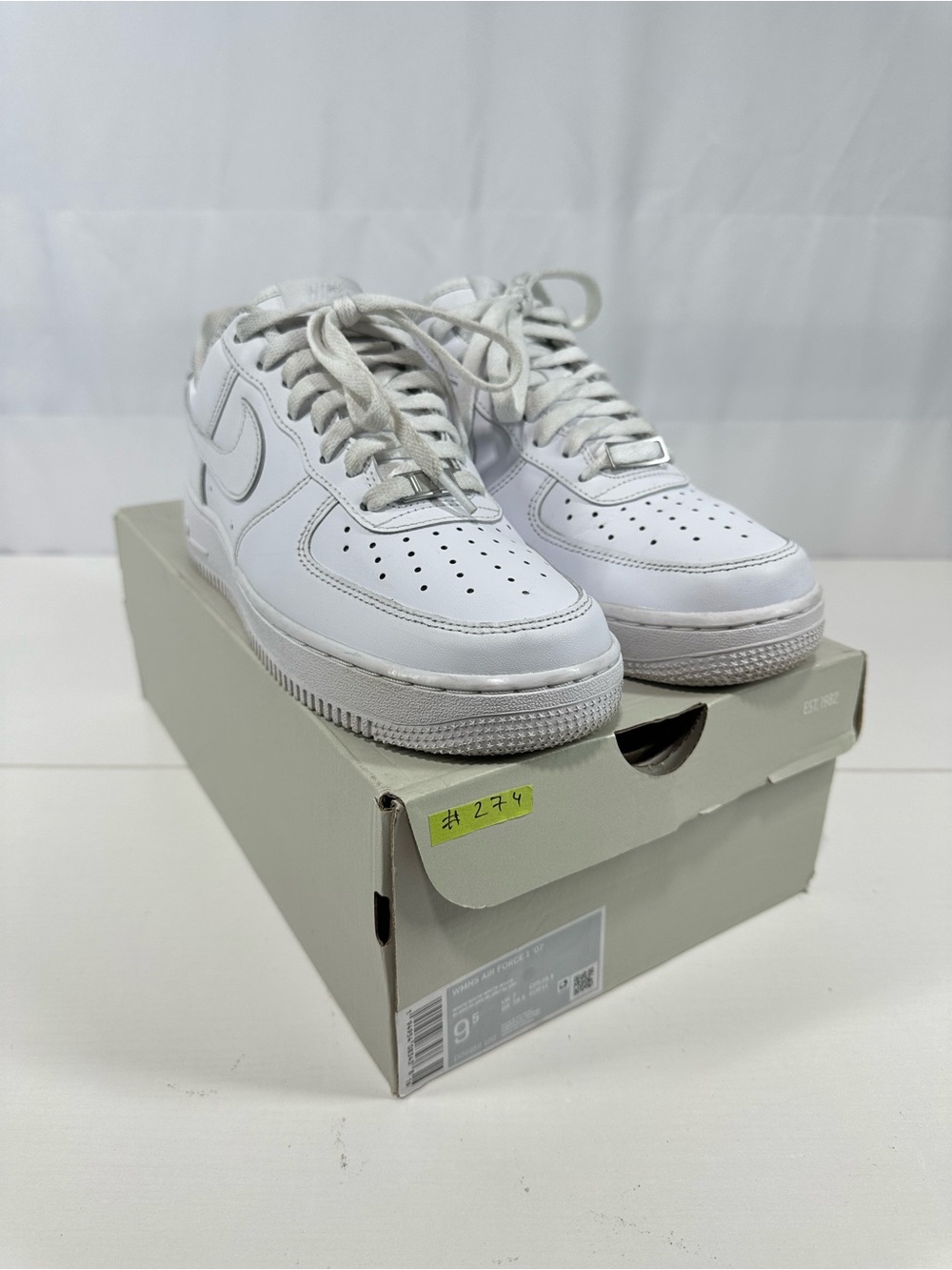 #274 Nike Air Force 1 '07 Men’s Low Top Triple White Lace-Up DD8959-1100Size 9.5